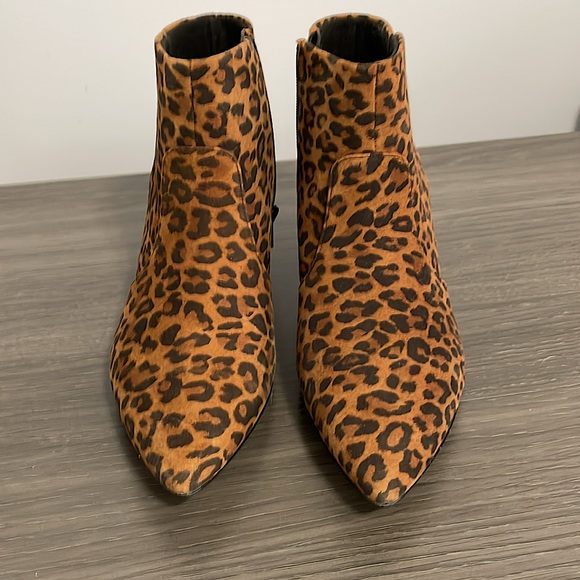 Clark’s Leopard Print Booties (Ankle Boots) - Picture 3 of 11